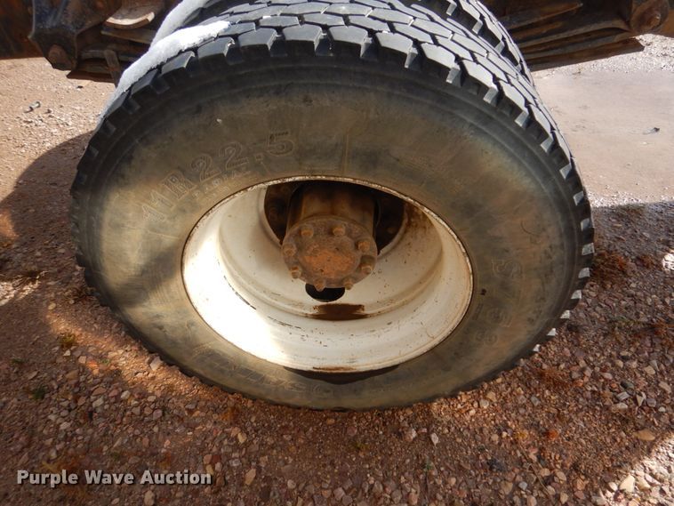 image for item JZ9802 1994 Chevrolet Kodiak  truck cab and chassis