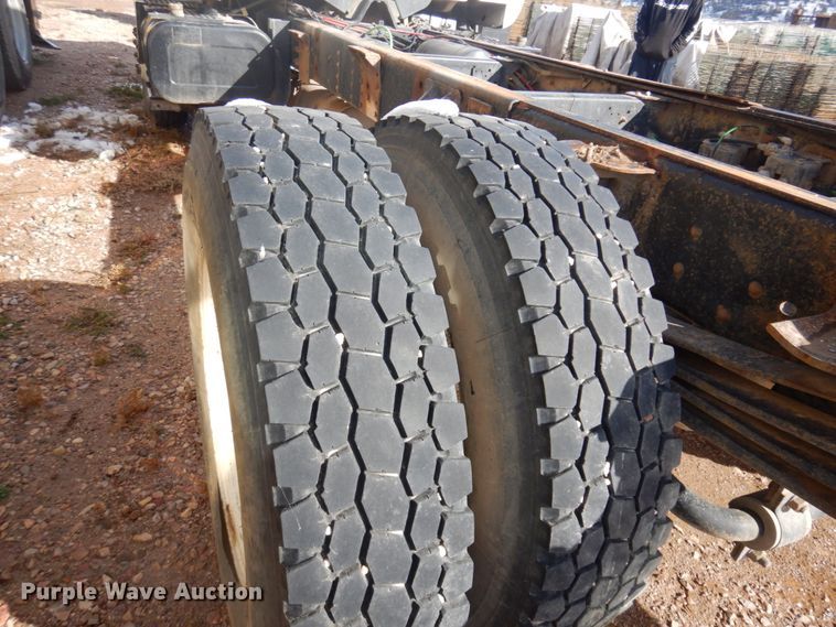 image for item JZ9802 1994 Chevrolet Kodiak  truck cab and chassis