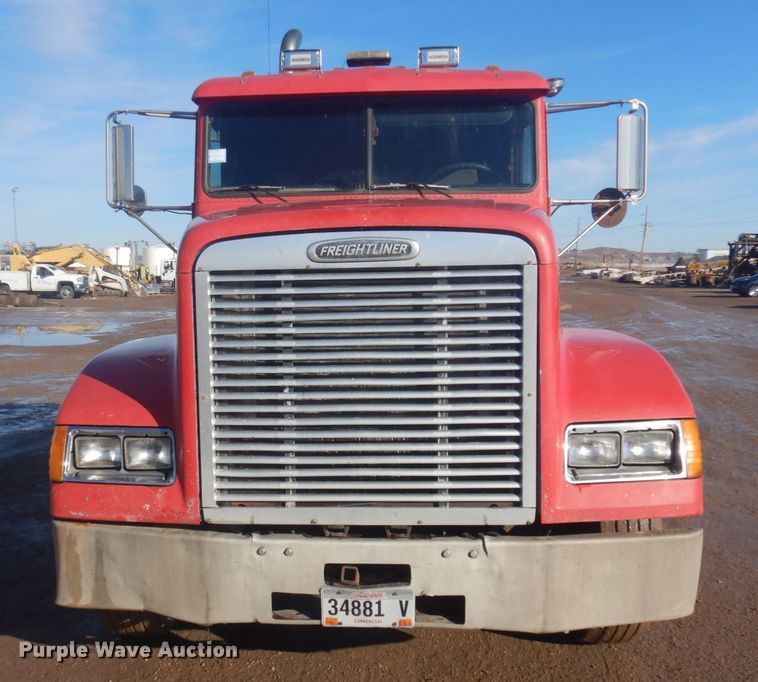 image for item JZ9803 1999 Freightliner FLD120  semi truck