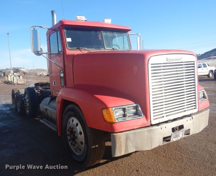 image for item JZ9803 1999 Freightliner FLD120  semi truck