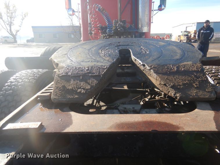 image for item JZ9803 1999 Freightliner FLD120  semi truck