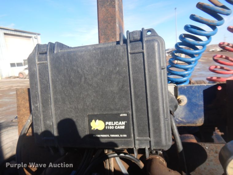 image for item JZ9803 1999 Freightliner FLD120  semi truck