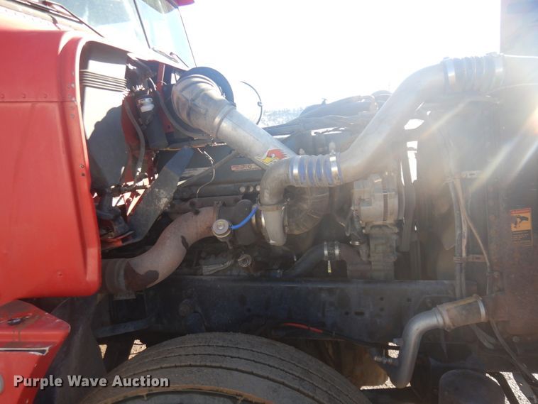 image for item JZ9803 1999 Freightliner FLD120  semi truck