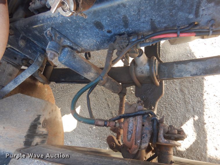 image for item JZ9803 1999 Freightliner FLD120  semi truck