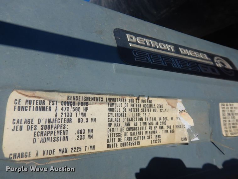 image for item JZ9803 1999 Freightliner FLD120  semi truck