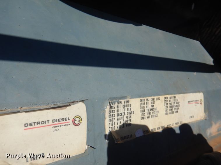 image for item JZ9803 1999 Freightliner FLD120  semi truck