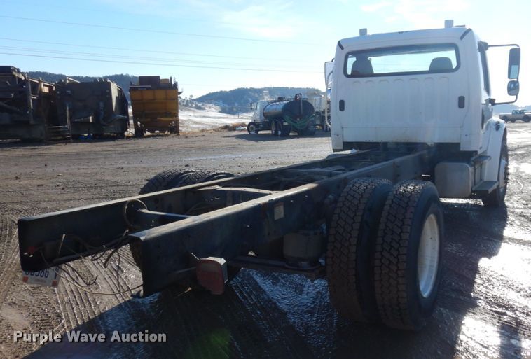 image for item JZ9804 2008 Freightliner Business Class M2 106  truck cab and chassis