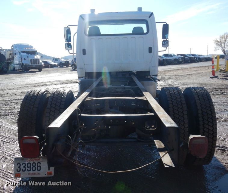 image for item JZ9804 2008 Freightliner Business Class M2 106  truck cab and chassis