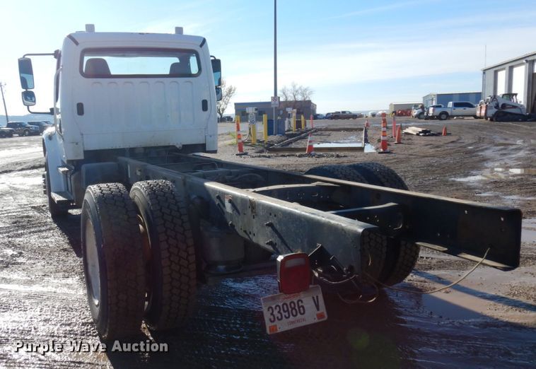 image for item JZ9804 2008 Freightliner Business Class M2 106  truck cab and chassis