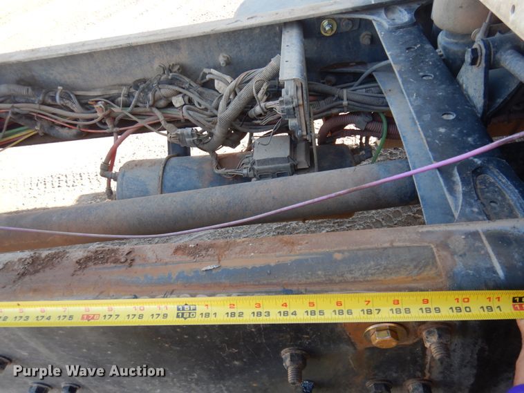 image for item JZ9804 2008 Freightliner Business Class M2 106  truck cab and chassis