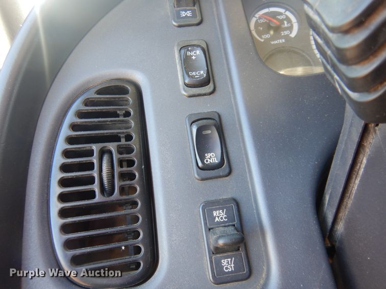 image for item JZ9804 2008 Freightliner Business Class M2 106  truck cab and chassis