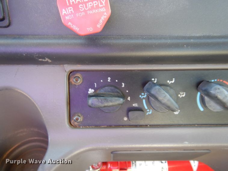 image for item JZ9804 2008 Freightliner Business Class M2 106  truck cab and chassis