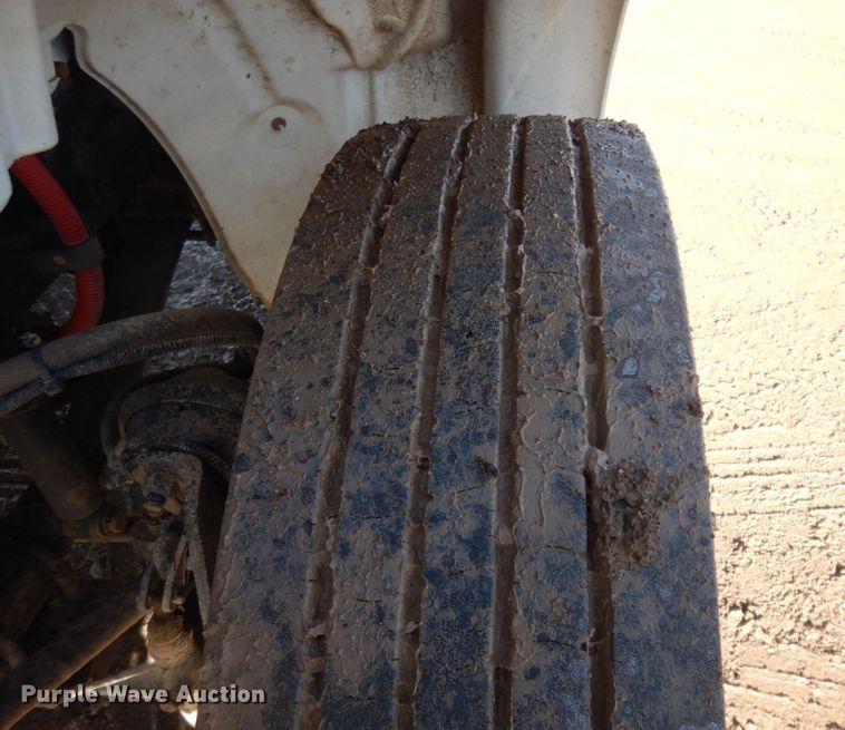 image for item JZ9804 2008 Freightliner Business Class M2 106  truck cab and chassis