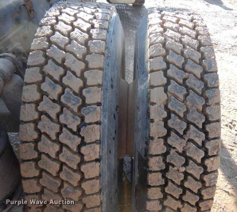 image for item JZ9804 2008 Freightliner Business Class M2 106  truck cab and chassis