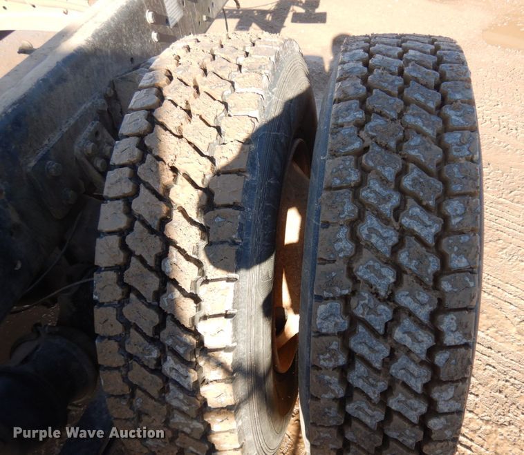 image for item JZ9804 2008 Freightliner Business Class M2 106  truck cab and chassis