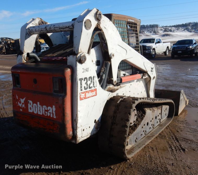 image for item JZ9805 2009 Bobcat T320  tracked skid steer loader
