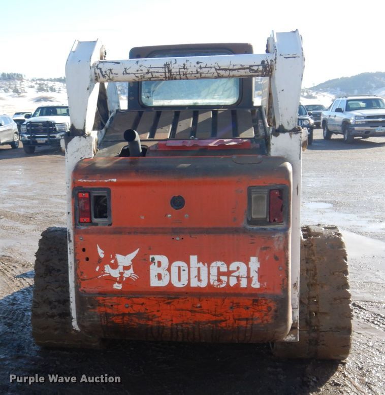 image for item JZ9805 2009 Bobcat T320  tracked skid steer loader