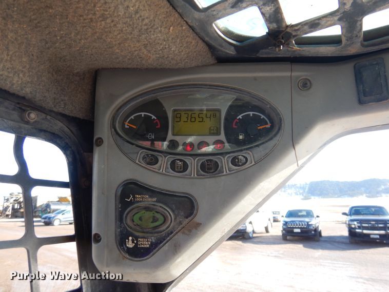 image for item JZ9805 2009 Bobcat T320  tracked skid steer loader