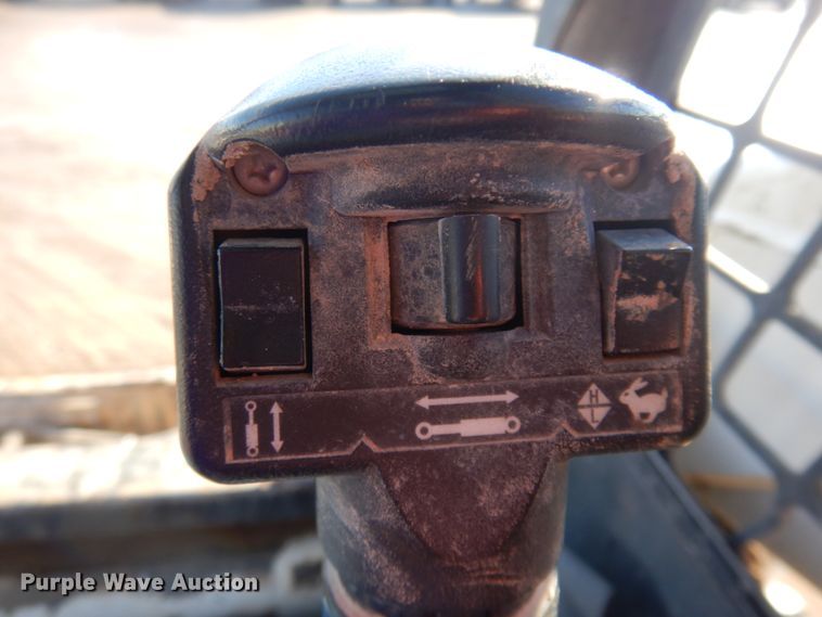 image for item JZ9805 2009 Bobcat T320  tracked skid steer loader