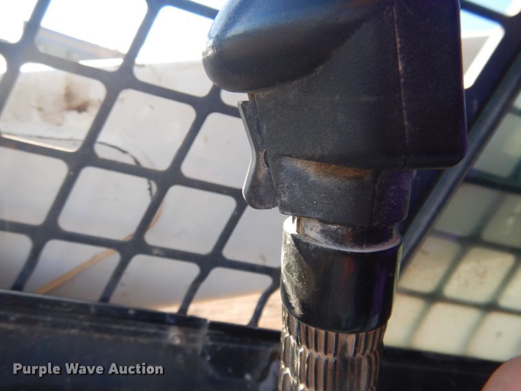 image for item JZ9805 2009 Bobcat T320  tracked skid steer loader