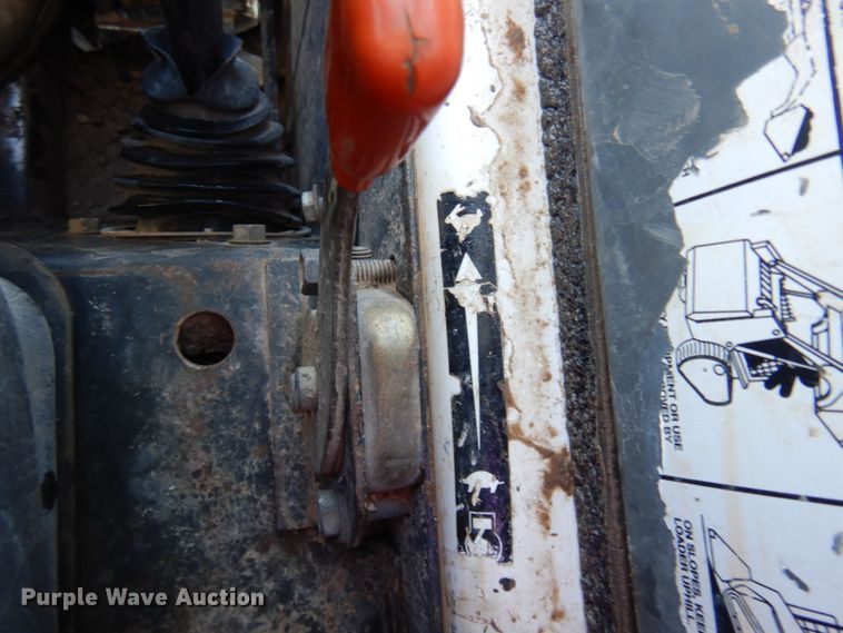 image for item JZ9805 2009 Bobcat T320  tracked skid steer loader