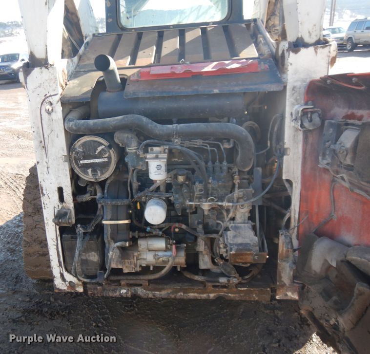 image for item JZ9805 2009 Bobcat T320  tracked skid steer loader