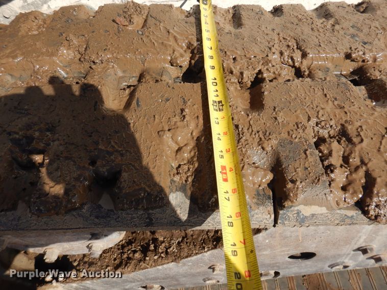 image for item JZ9805 2009 Bobcat T320  tracked skid steer loader