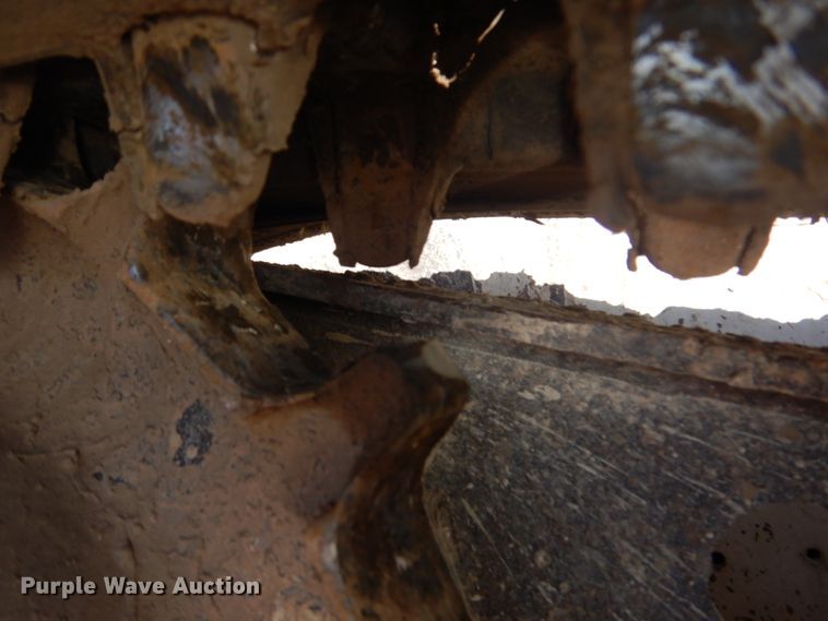 image for item JZ9805 2009 Bobcat T320  tracked skid steer loader