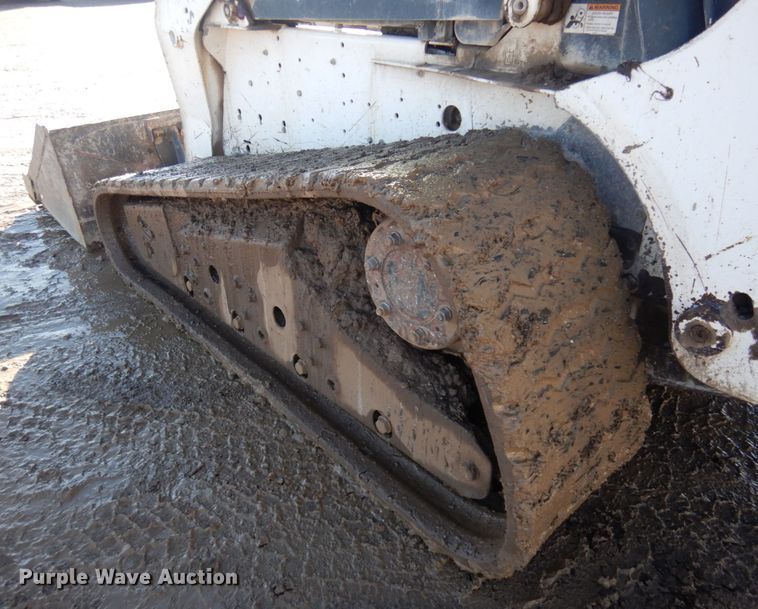image for item JZ9805 2009 Bobcat T320  tracked skid steer loader
