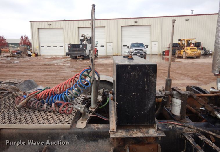 image for item JZ9809 1998 Peterbilt 379  semi truck