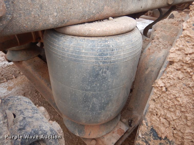 image for item JZ9809 1998 Peterbilt 379  semi truck