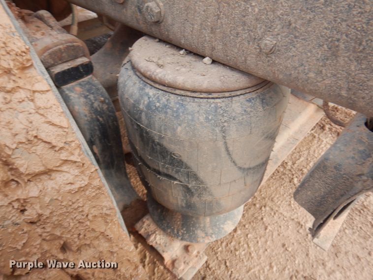 image for item JZ9809 1998 Peterbilt 379  semi truck