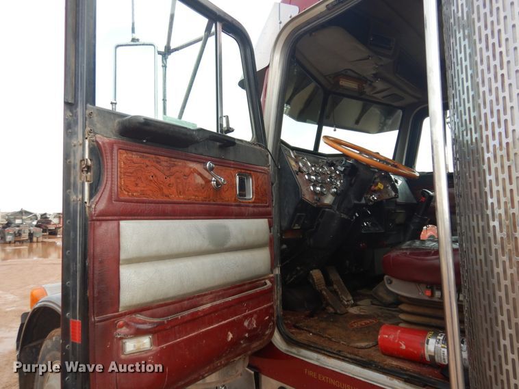 image for item JZ9809 1998 Peterbilt 379  semi truck