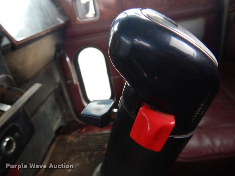 image for item JZ9809 1998 Peterbilt 379  semi truck