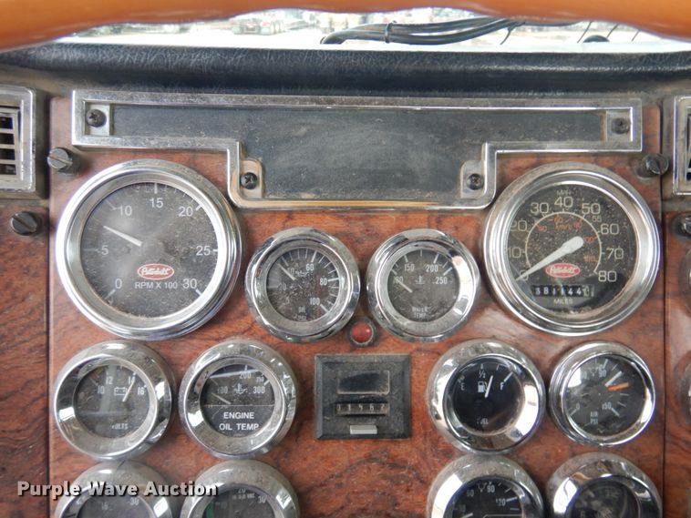 image for item JZ9809 1998 Peterbilt 379  semi truck