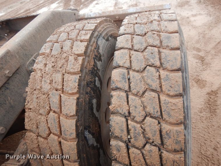 image for item JZ9809 1998 Peterbilt 379  semi truck