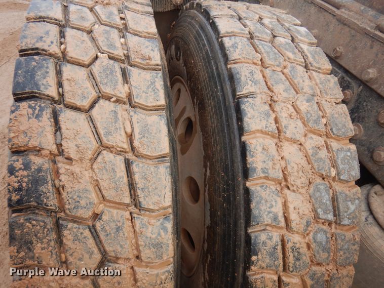 image for item JZ9809 1998 Peterbilt 379  semi truck