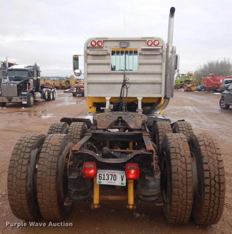 image for item JZ9810 1990 Mack CH613  semi truck