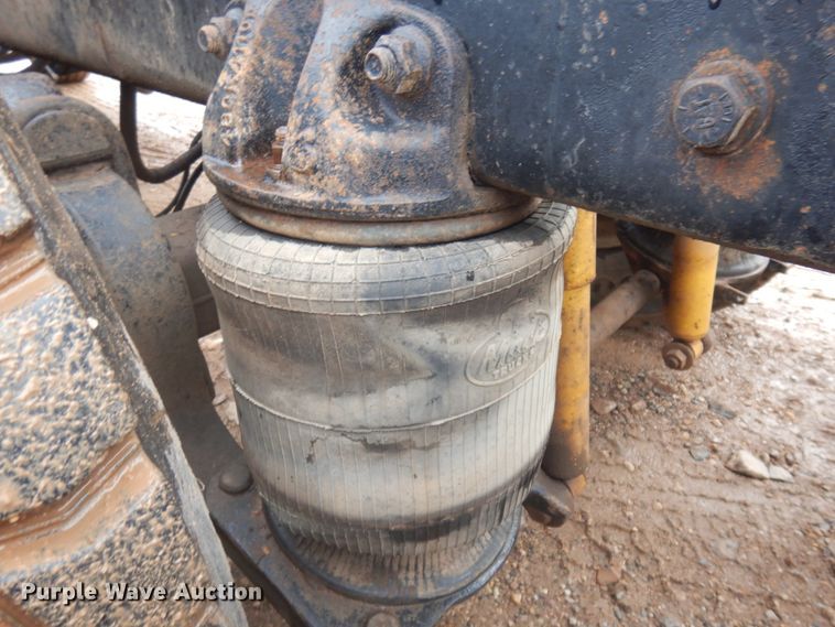 image for item JZ9810 1990 Mack CH613  semi truck