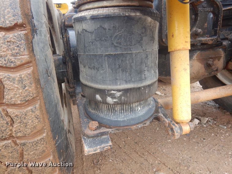 image for item JZ9810 1990 Mack CH613  semi truck