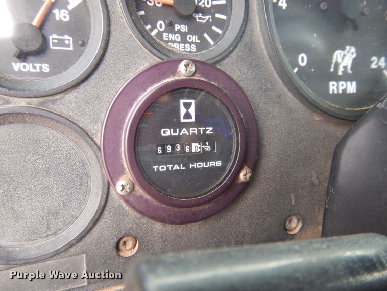 image for item JZ9810 1990 Mack CH613  semi truck