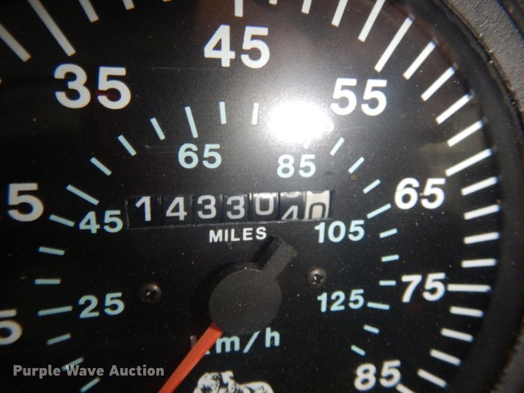 image for item JZ9810 1990 Mack CH613  semi truck