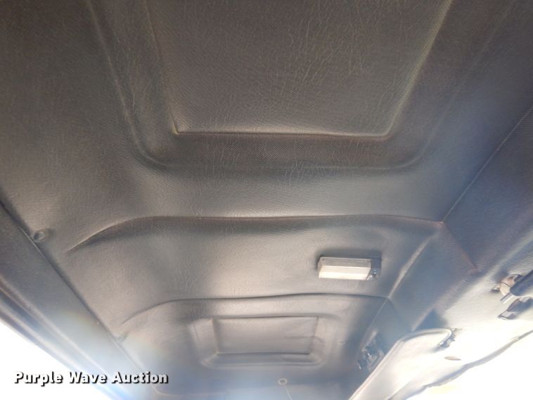 image for item JZ9810 1990 Mack CH613  semi truck