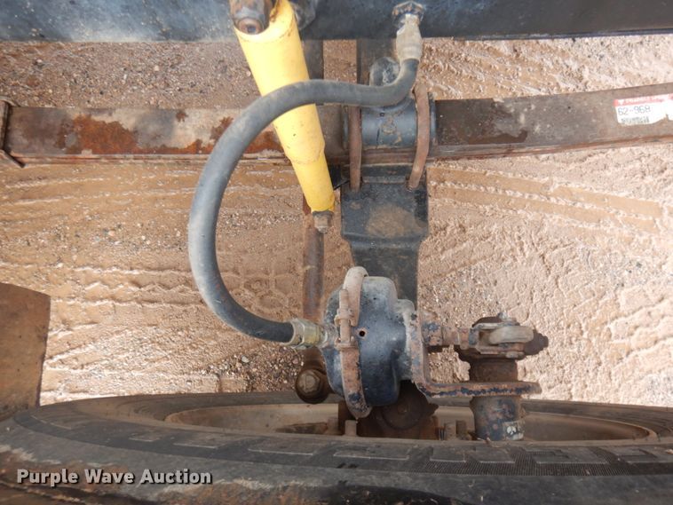 image for item JZ9810 1990 Mack CH613  semi truck