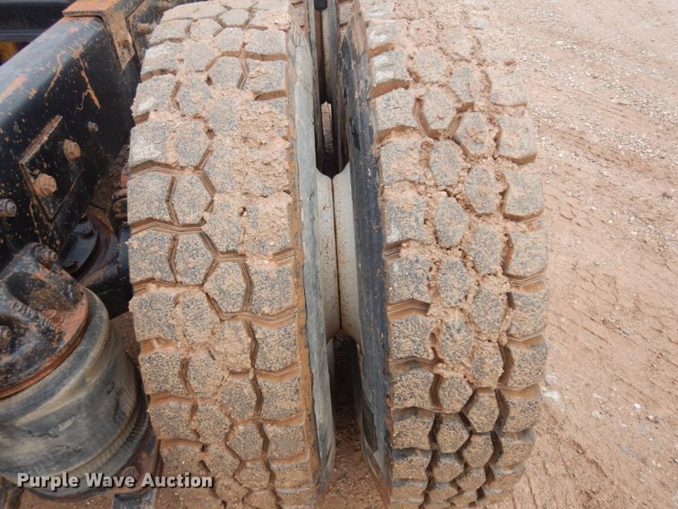 image for item JZ9810 1990 Mack CH613  semi truck