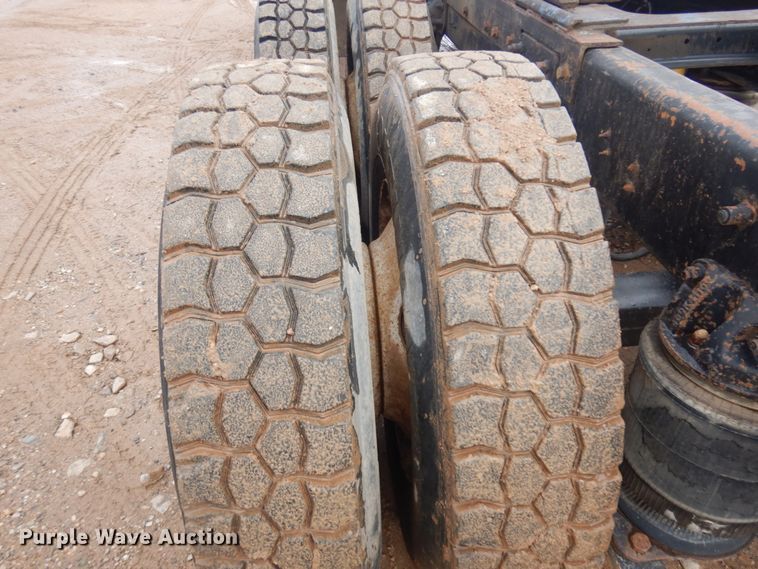 image for item JZ9810 1990 Mack CH613  semi truck