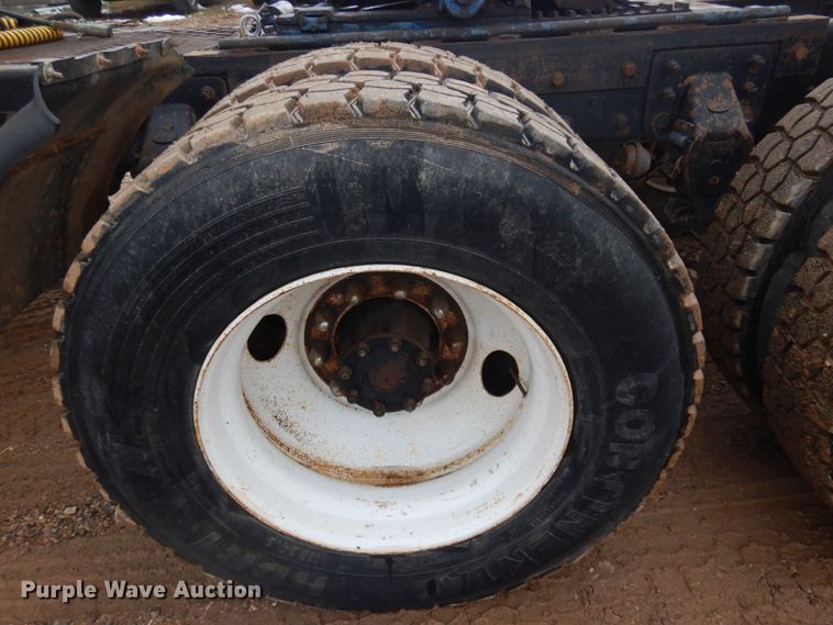 image for item JZ9810 1990 Mack CH613  semi truck