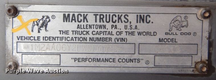 image for item JZ9810 1990 Mack CH613  semi truck