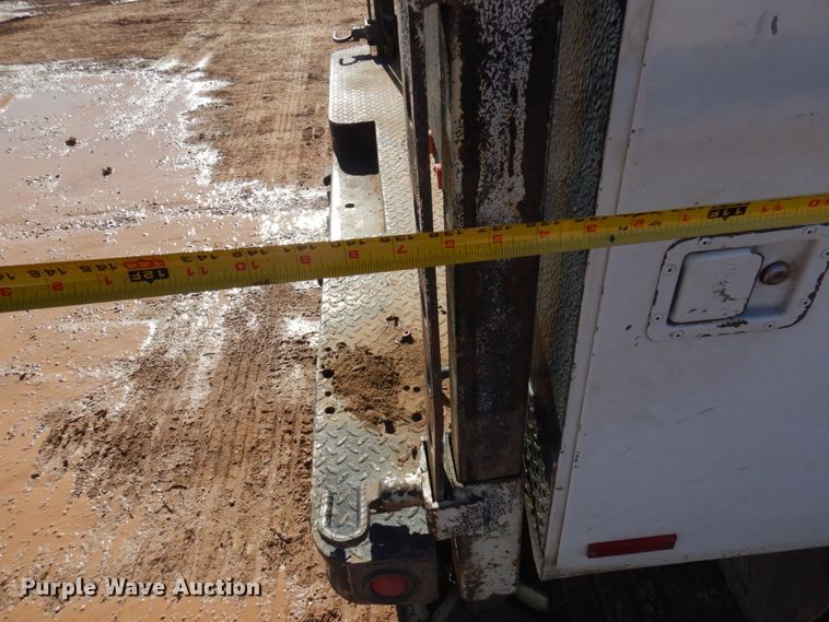 image for item JZ9811 2001 Ford F450 Super Duty  utility / service truck