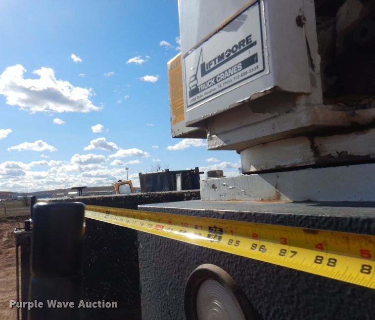 image for item JZ9811 2001 Ford F450 Super Duty  utility / service truck